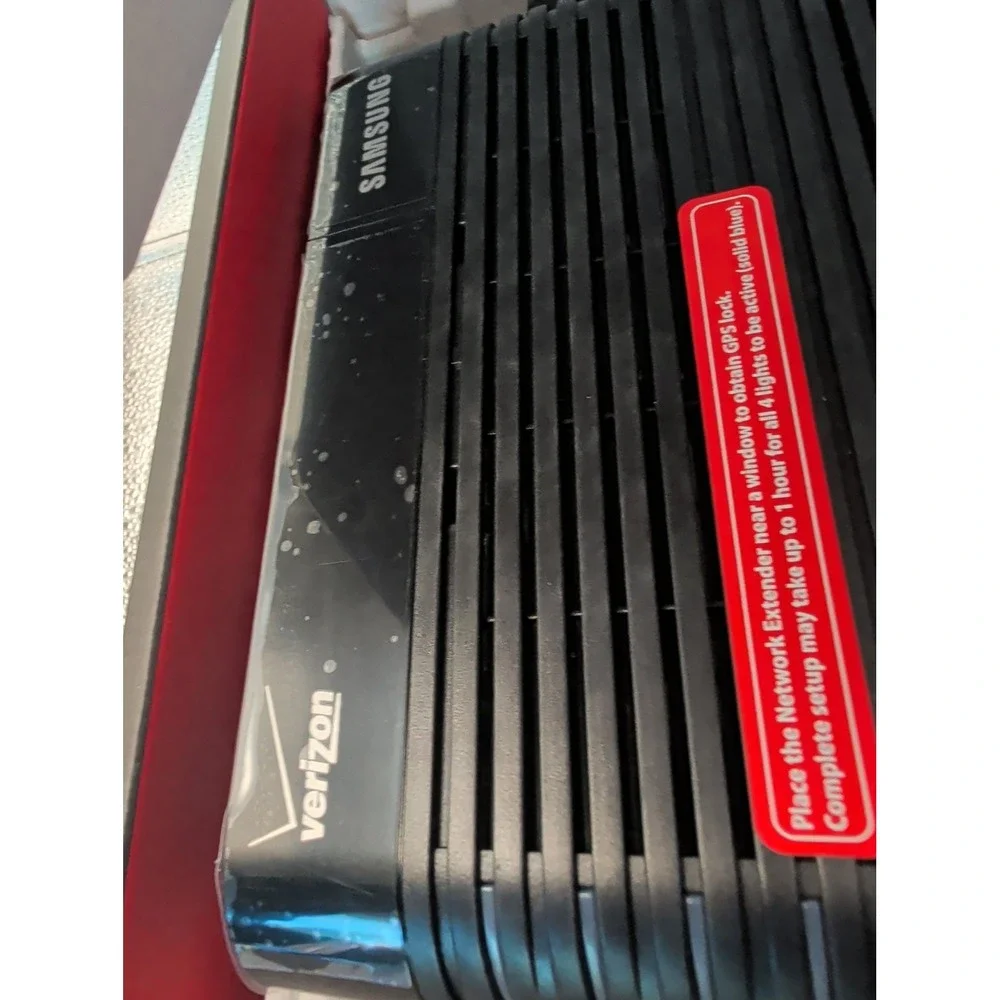 Samsung Network Extender SCS-2U01 / Verizon Signal Booster in NIB
